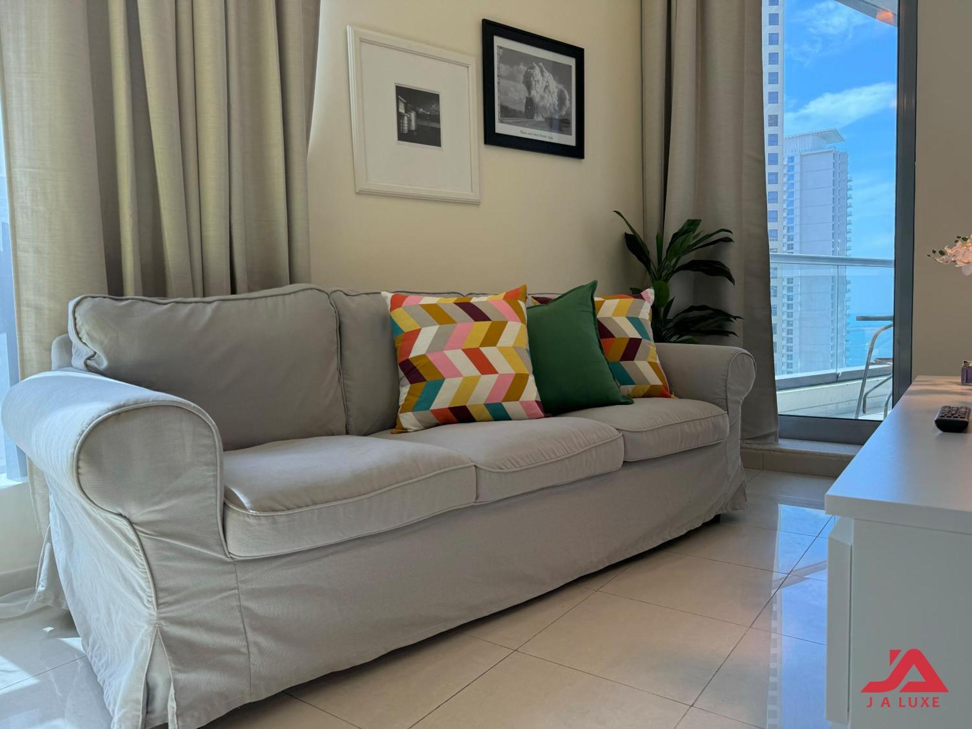 Elegant Marina & Sea View Studio In Bay Central Tower, Marina With Modern Gym & Pool, Steps To Jbr Beach & Metro