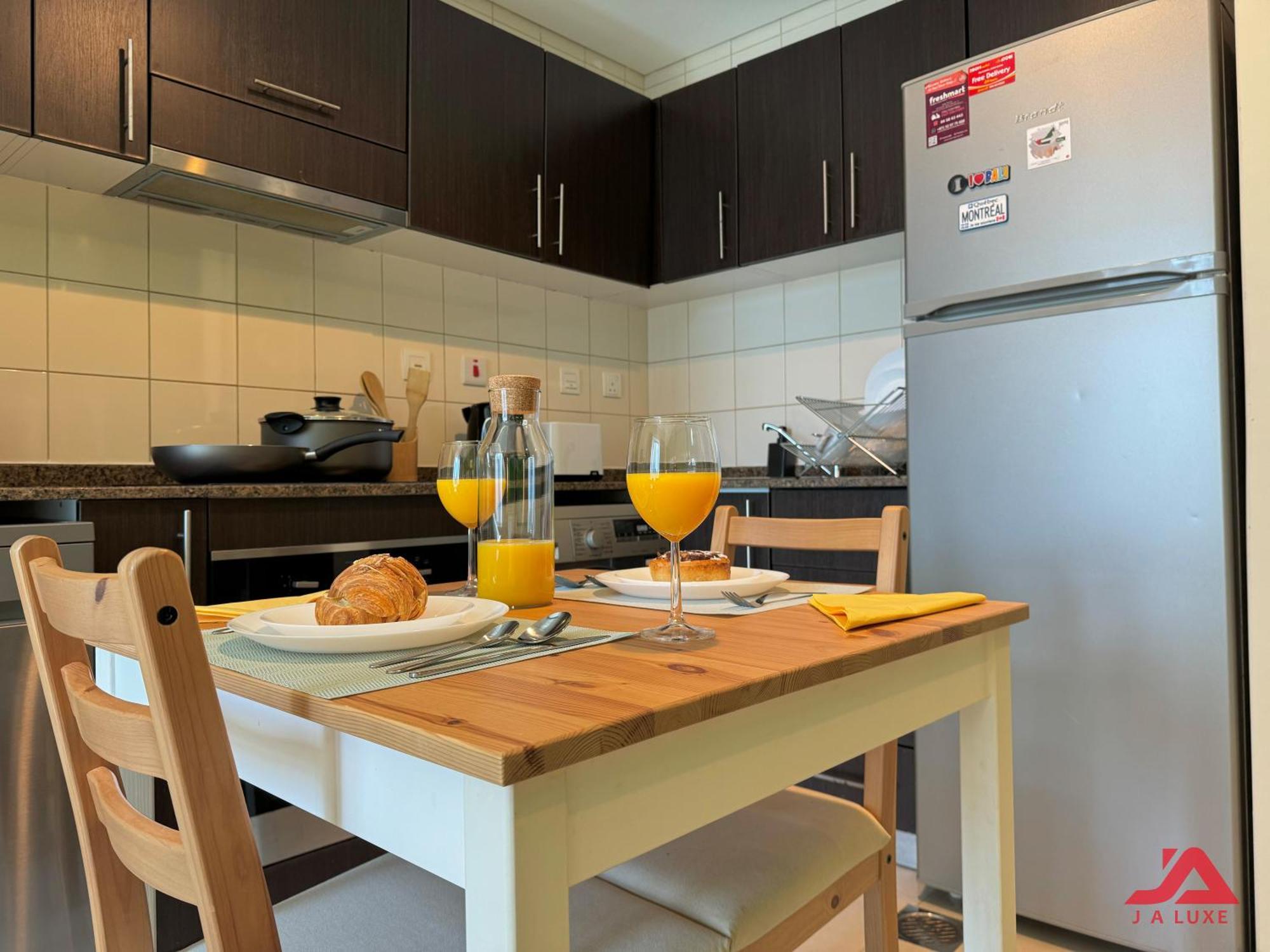 Appartement Elegant Marina & Sea View Studio In Bay Central Tower, Marina With Modern Gym & Pool, Steps To Jbr Beach & Metro Dubai